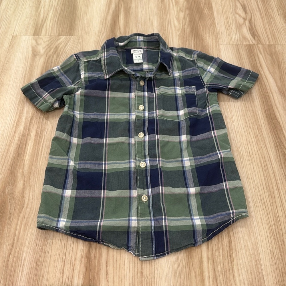 Carter’s boys 7 plaid short sleeve dress shirt